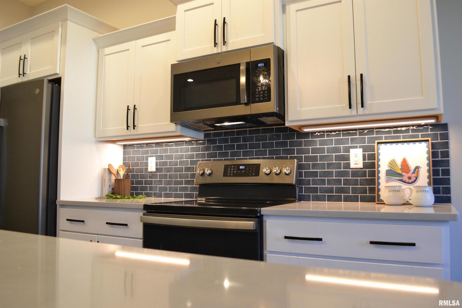 4605 Bellevue Drive Springfield, IL 62711 - Photo 10 of 27