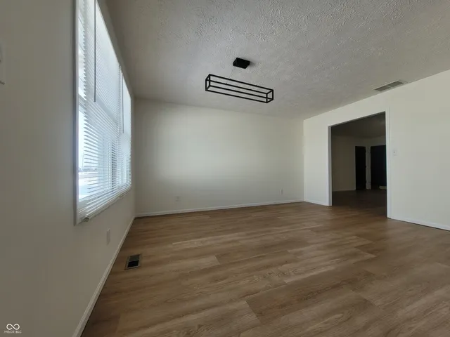 $227,500 | 632 North Englewood Drive, Crawfordsville, IN 47933