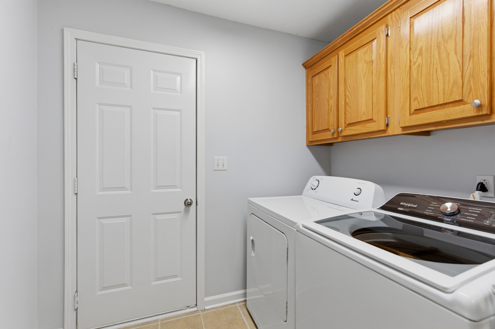 3080 Bowker Road Charlotte, TN 37036 - Photo 23 of 31 a utility room with dryer and washer
