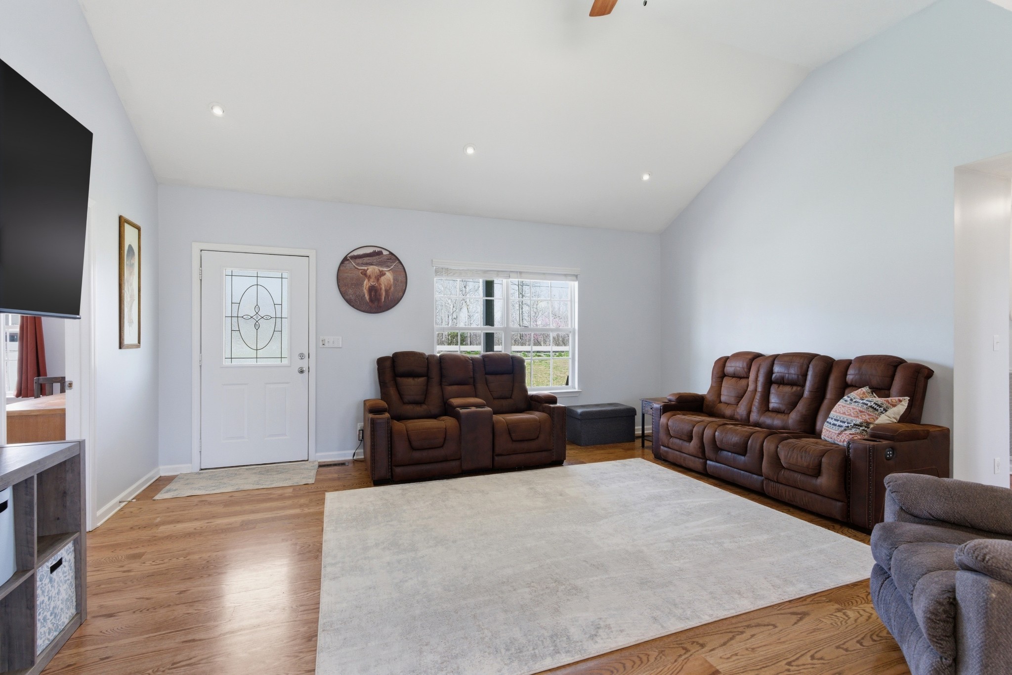 3080 Bowker Road Charlotte, TN 37036 - Photo 9 of 31 a living room with furniture