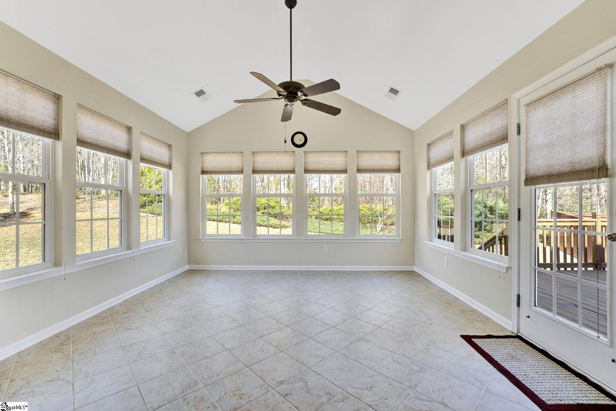 377 Amberleaf Way Simpsonville, SC 29681 - Photo 11 of 34 Gallery Image 11