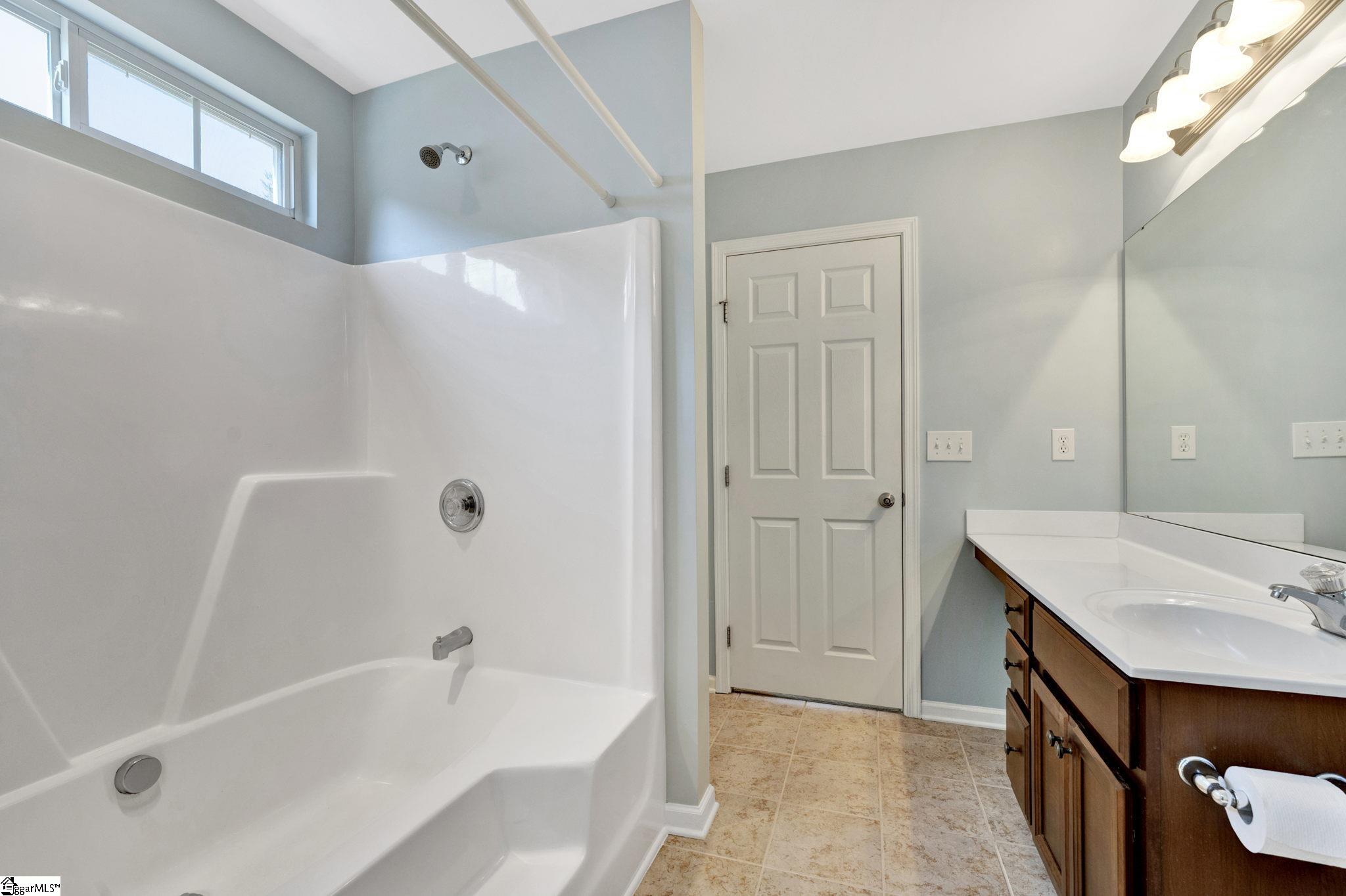 377 Amberleaf Way Simpsonville, SC 29681 - Photo 17 of 34 Gallery Image 17