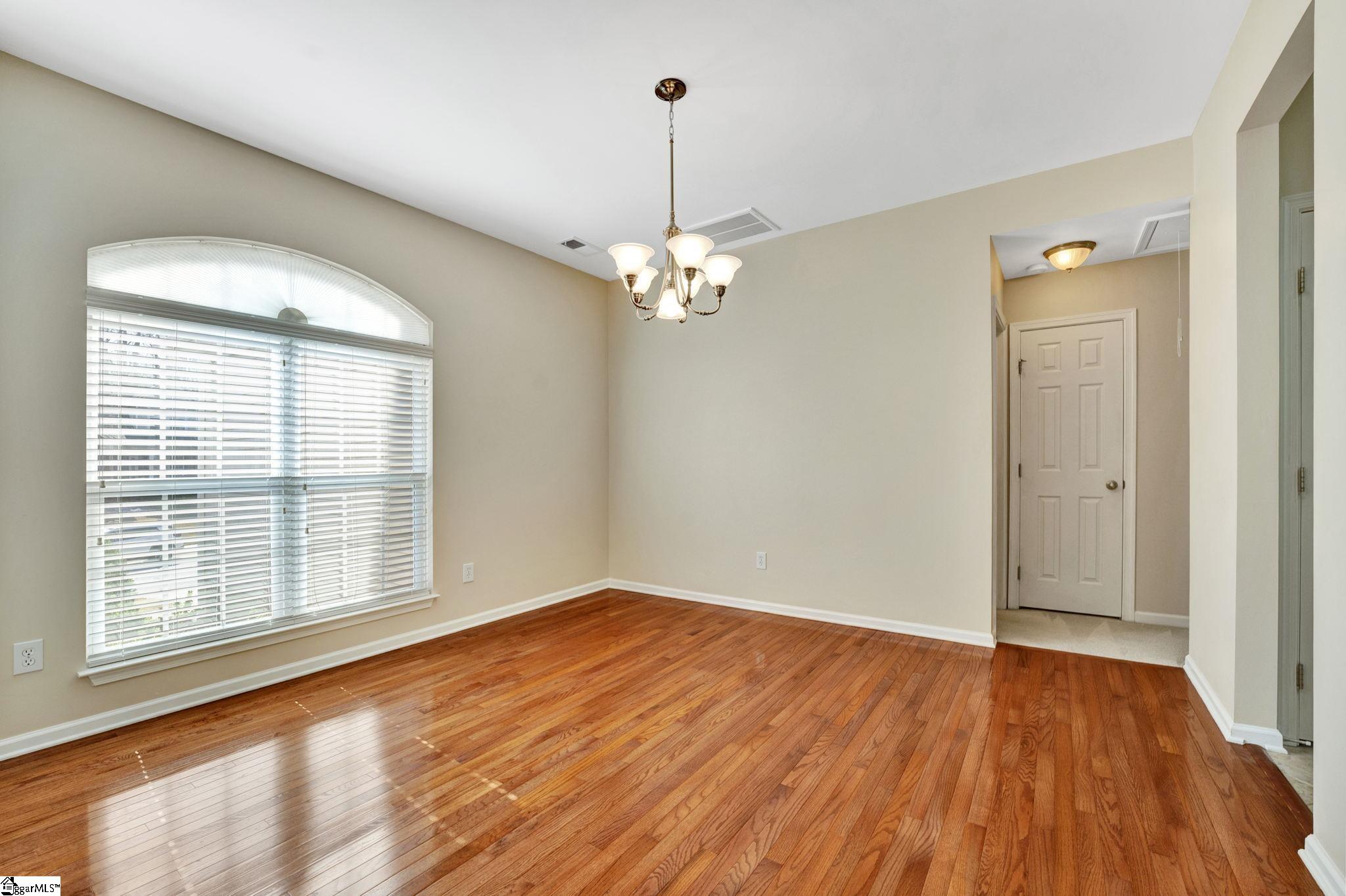 377 Amberleaf Way Simpsonville, SC 29681 - Photo 3 of 34 Gallery Image 3