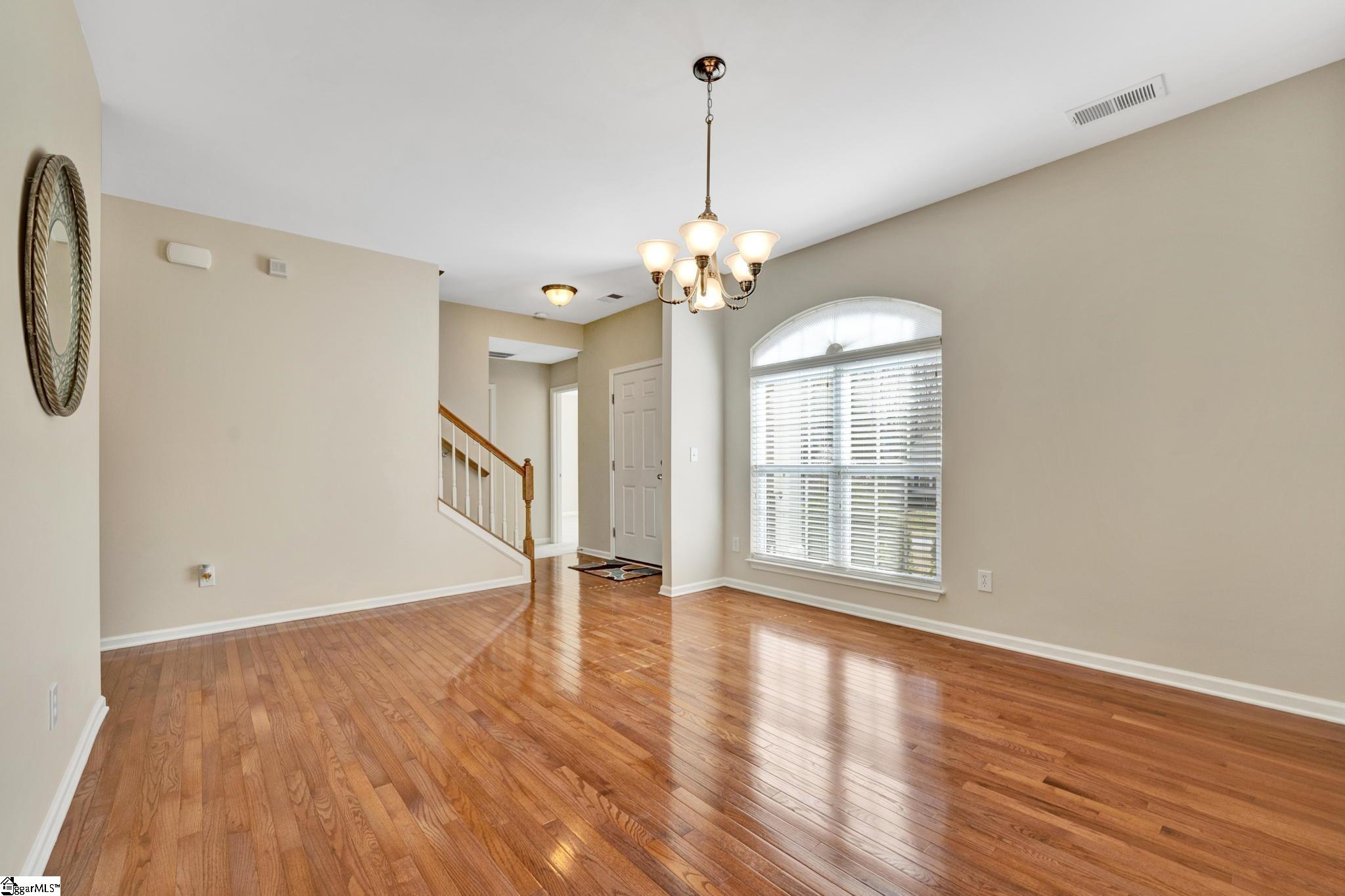 377 Amberleaf Way Simpsonville, SC 29681 - Photo 4 of 34 Gallery Image 4