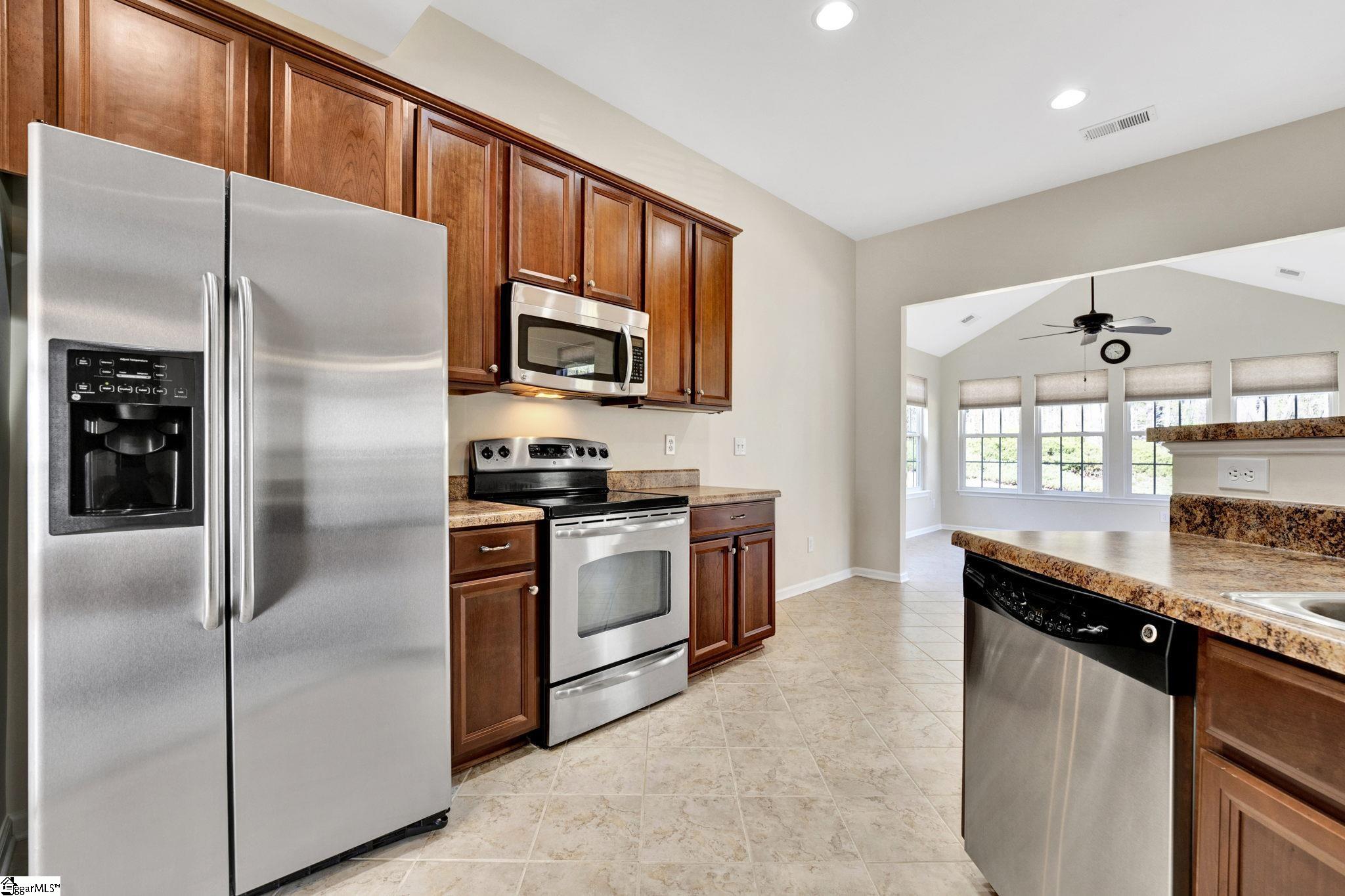 377 Amberleaf Way Simpsonville, SC 29681 - Photo 6 of 34 Gallery Image 6