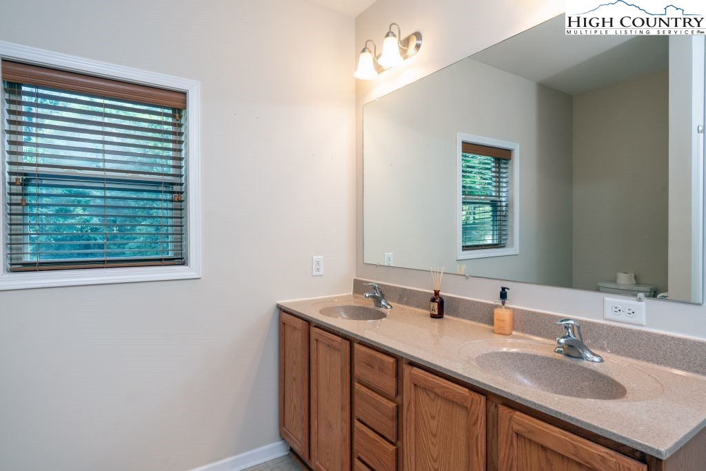 106 Hawthorne Road Beech Mountain, NC 28604 - Photo 18 of 30