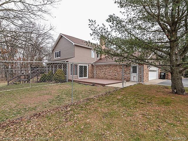 1960 Hidden Valley Howell, MI 48843 - Photo 9 of 70 4 216020933_64.jpg