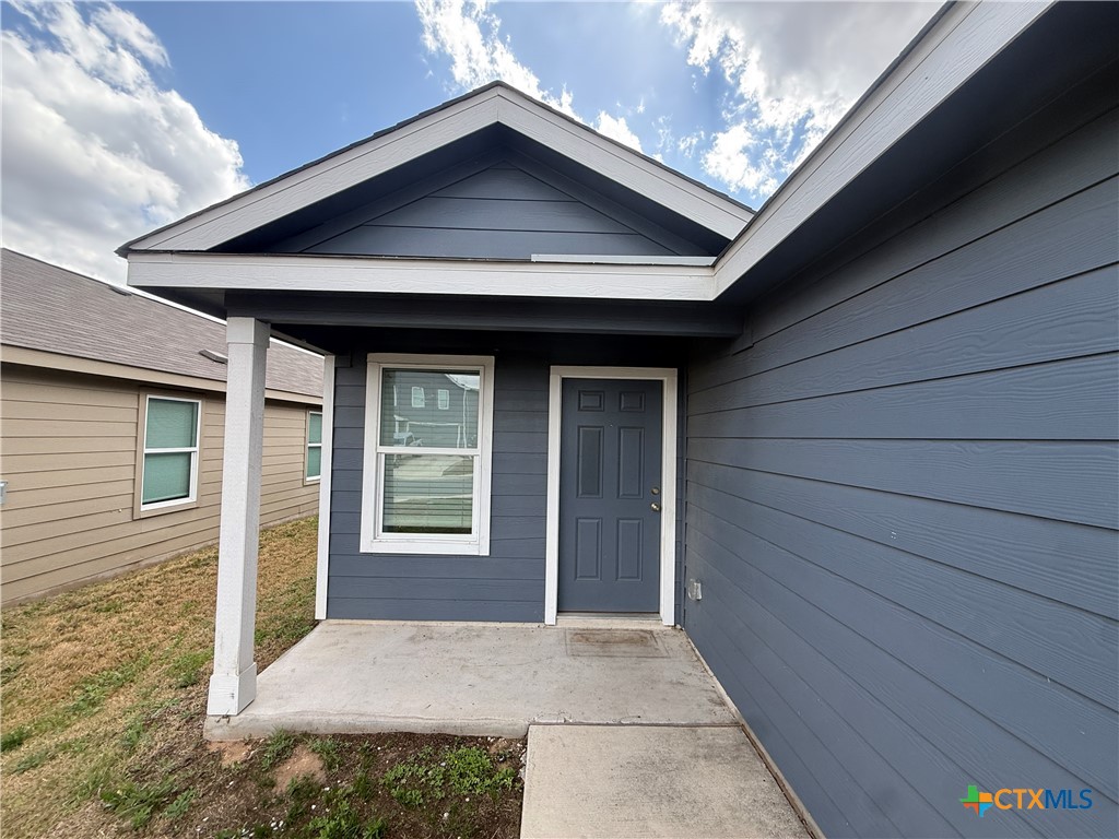 5863 Coahulia Ridge Seguin, TX 78155 - Photo 2 of 15 a front view of a house