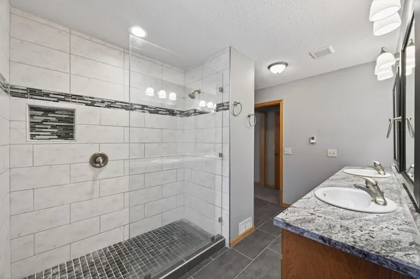 $529,900 | 102 Woodridge Lane, Circle Pines, MN 55014