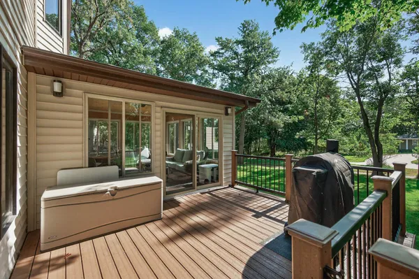 $529,900 | 102 Woodridge Lane, Circle Pines, MN 55014