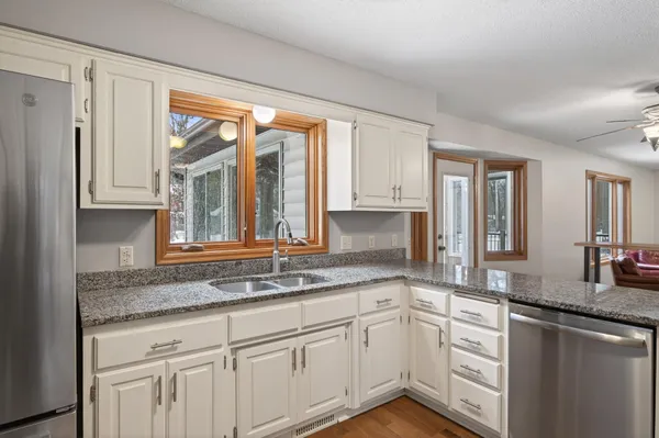 $529,900 | 102 Woodridge Lane, Circle Pines, MN 55014