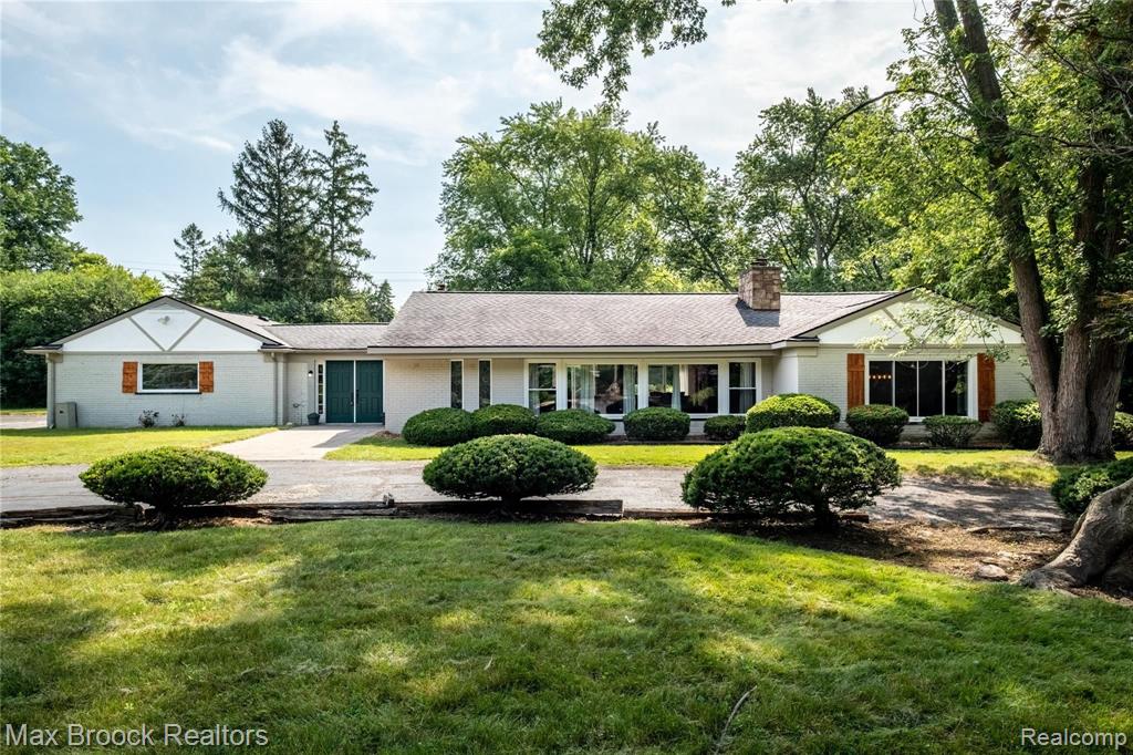 31170 Lahser Road Beverly Hills, MI 48025 - Photo 1 of 30