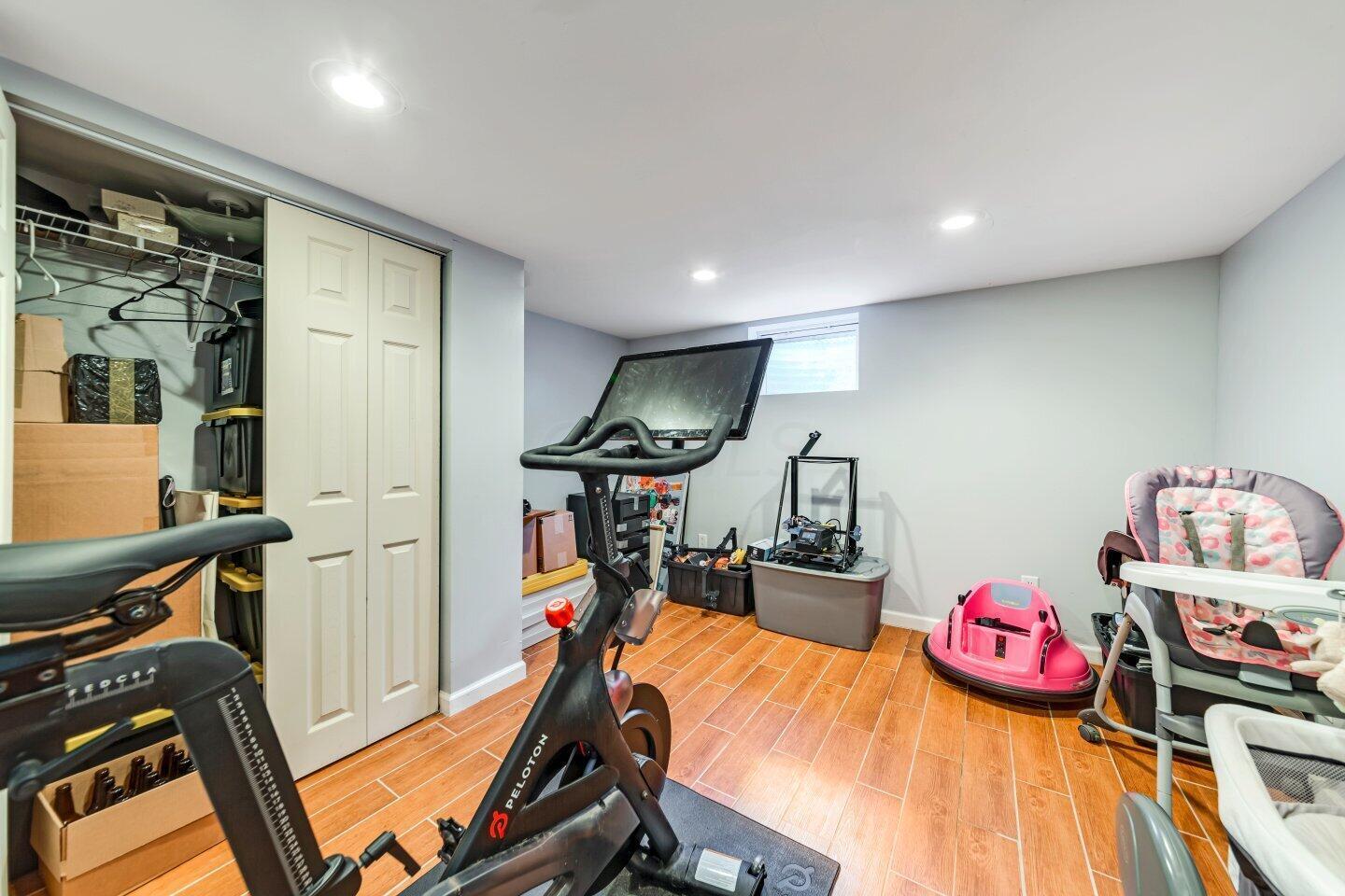 2576 Nottingham Road Columbus, OH 43221 - Photo 32 of 40 LL Separate flex room