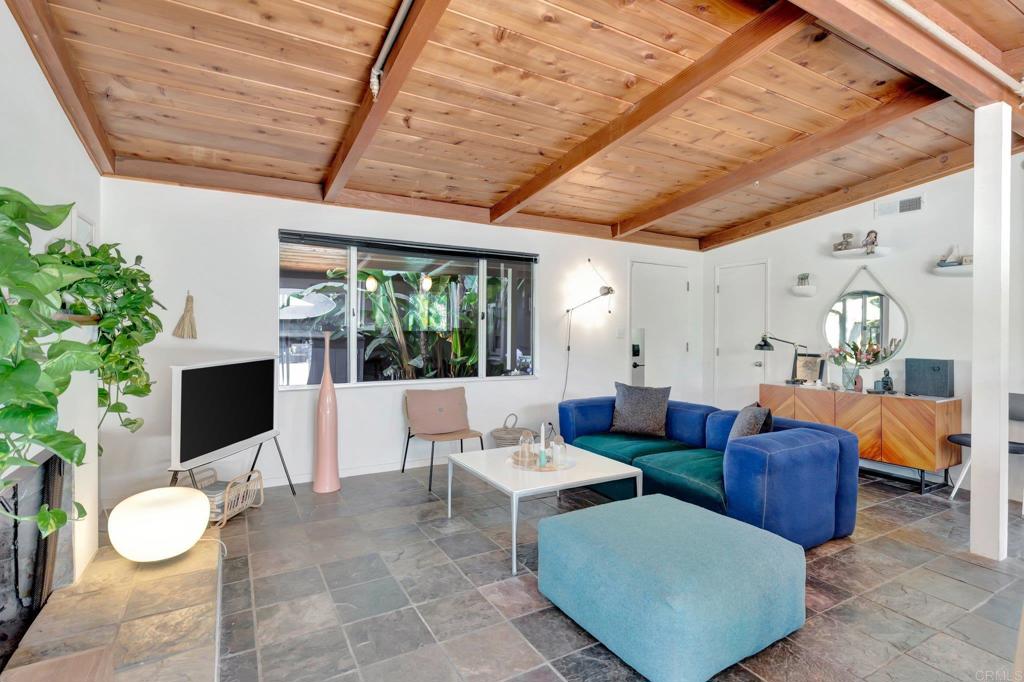 1004 Nardo Road Encinitas, CA 92024 - Photo 14 of 55