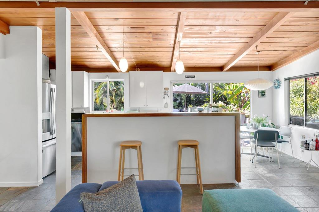 1004 Nardo Road Encinitas, CA 92024 - Photo 15 of 55