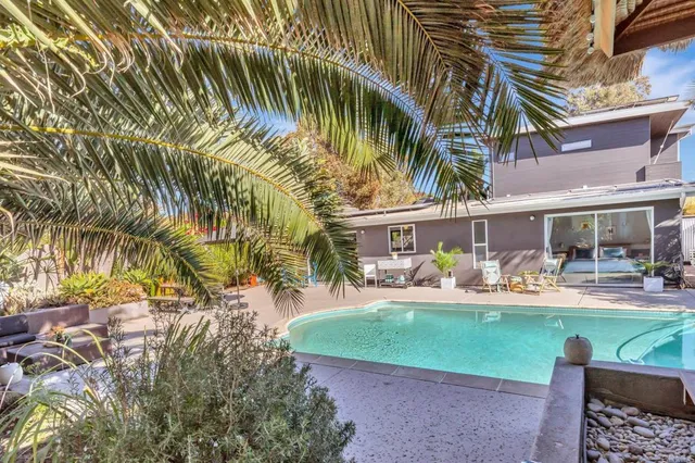 $2,450,000 | 1004 Nardo Road, Encinitas, CA 92024