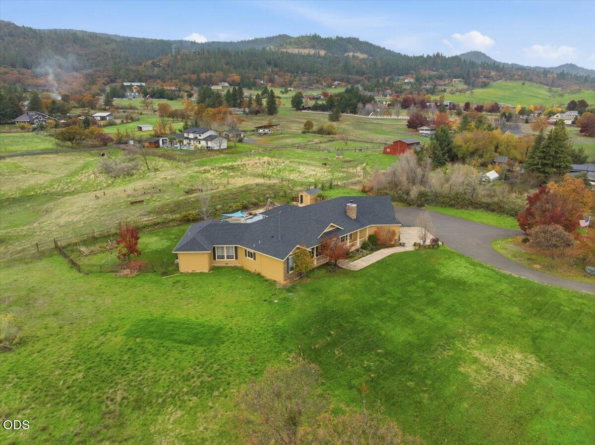 899 Old Stage Road Medford, OR 97502 - Photo 51 of 53