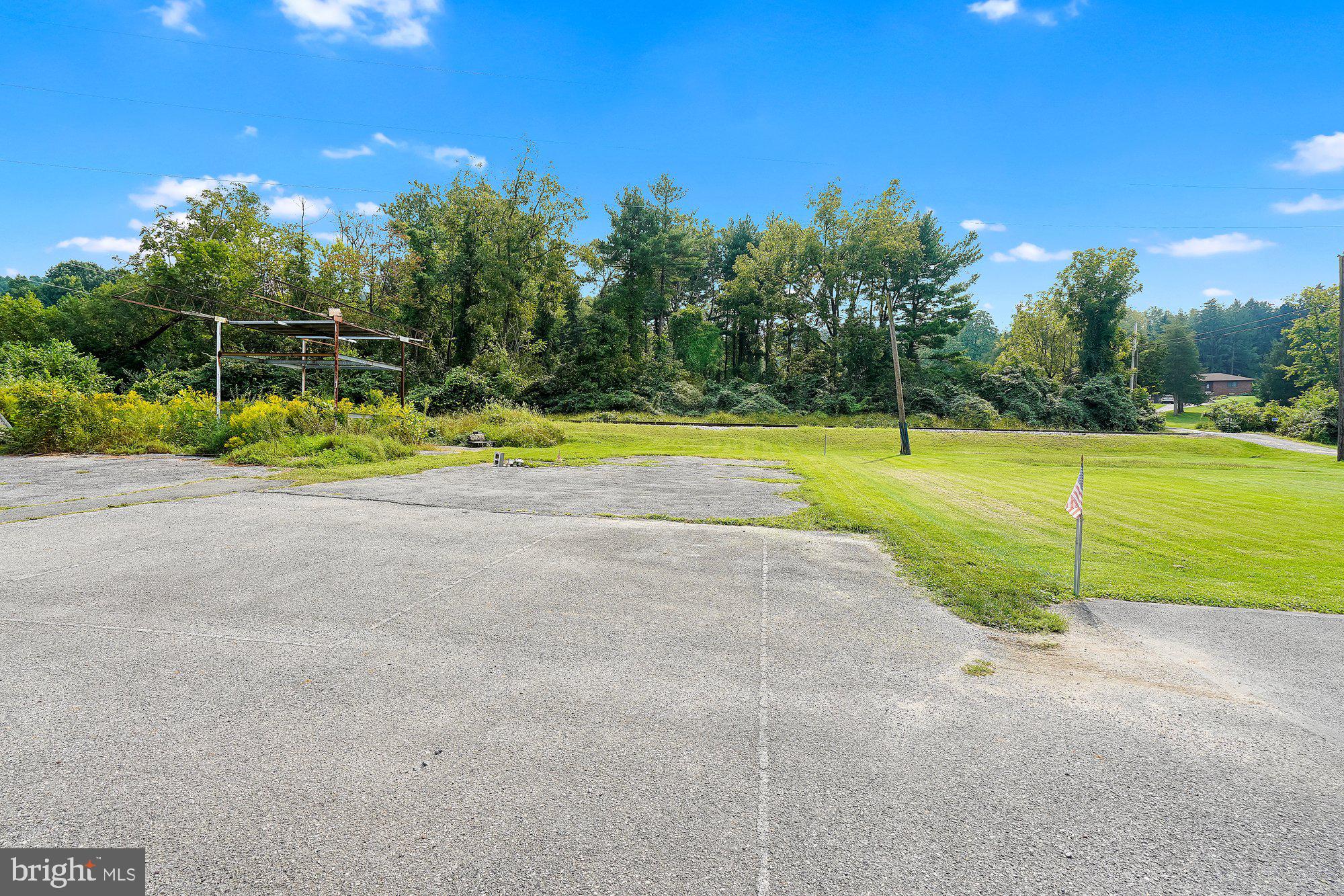 746 Fritztown Road Sinking Spring, PA 19608 - Photo 24 of 25 Parking