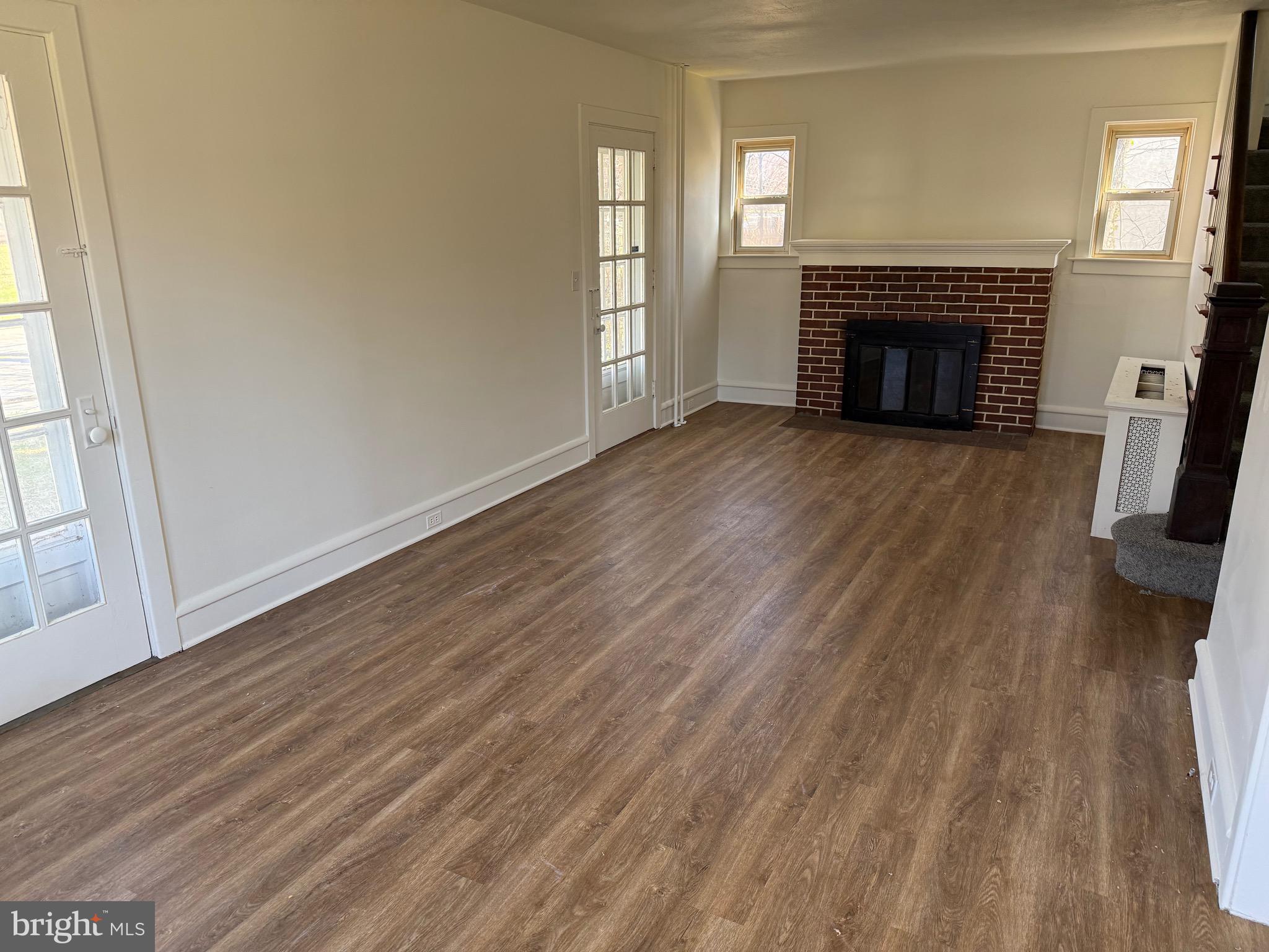 3202 Swede Road Norristown, PA 19401 - Photo 4 of 13 Living room