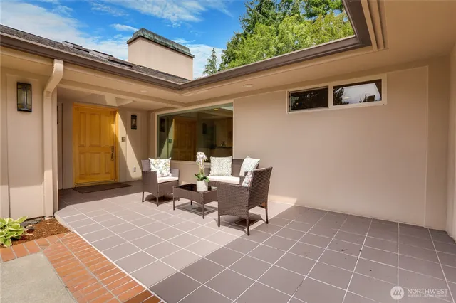 $2,100,000 | 6638 Hilltop Lane Southwest, Lakewood, WA 98499