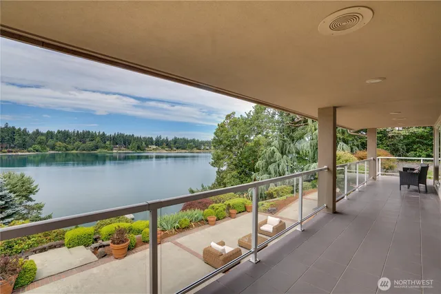 $2,100,000 | 6638 Hilltop Lane Southwest, Lakewood, WA 98499