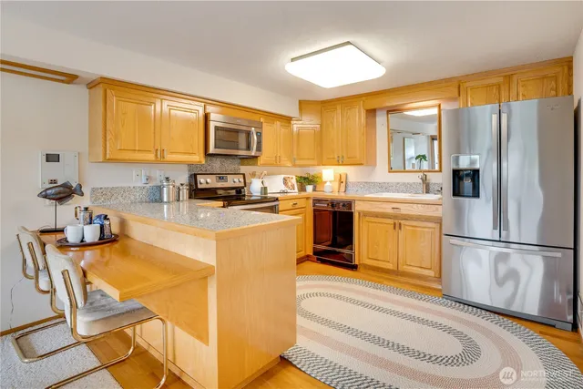 $2,100,000 | 6638 Hilltop Lane Southwest, Lakewood, WA 98499