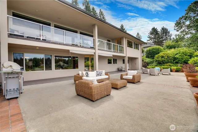 $2,100,000 | 6638 Hilltop Lane Southwest, Lakewood, WA 98499