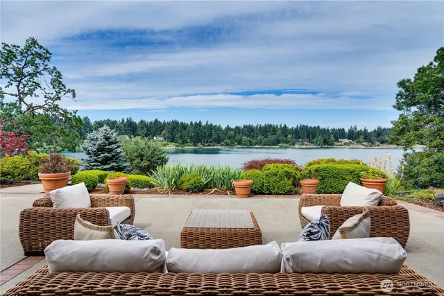 $2,100,000 | 6638 Hilltop Lane Southwest, Lakewood, WA 98499