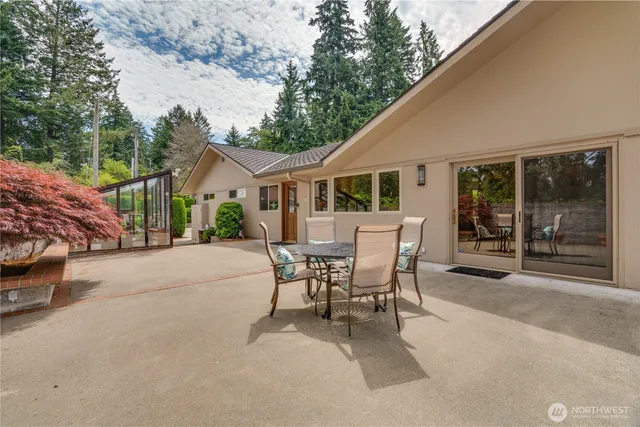 $2,100,000 | 6638 Hilltop Lane Southwest, Lakewood, WA 98499