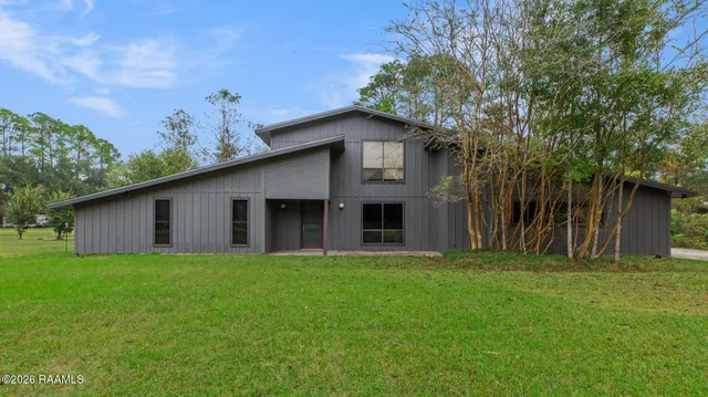 $350,000 | 7867 Main Street, St. Martinville, LA 70582