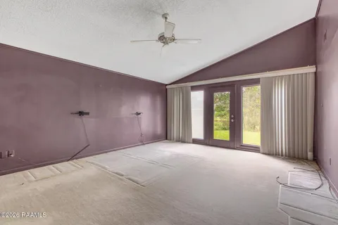 $300,000 | 7867 Main Street, St. Martinville, LA 70582