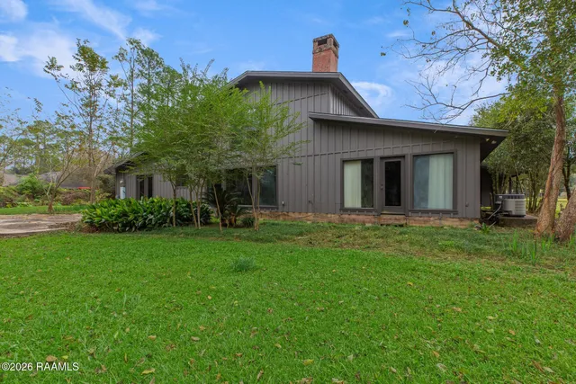 $350,000 | 7867 Main Street, St. Martinville, LA 70582