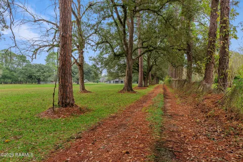 $300,000 | 7867 Main Street, St. Martinville, LA 70582