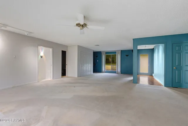 $350,000 | 7867 Main Street, St. Martinville, LA 70582