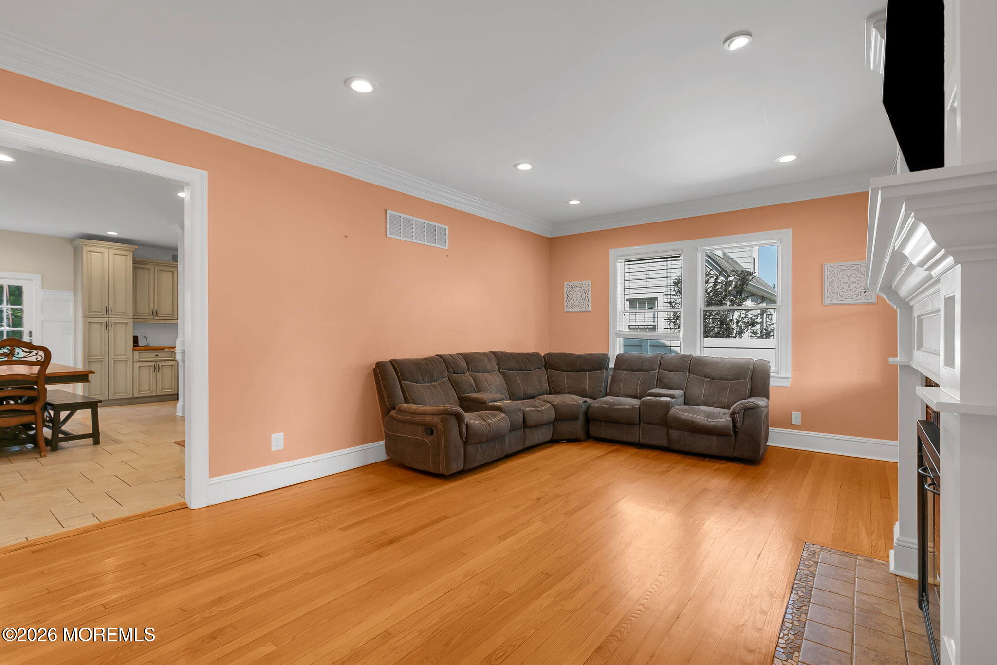 184 Hance Road Fair Haven, NJ 07704 - Photo 4 of 28 7-web-or-mls-4M3A5795