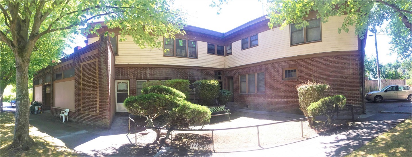 3301 York Road South Seattle, WA 98144 - Photo 2 of 21 a front view of a house