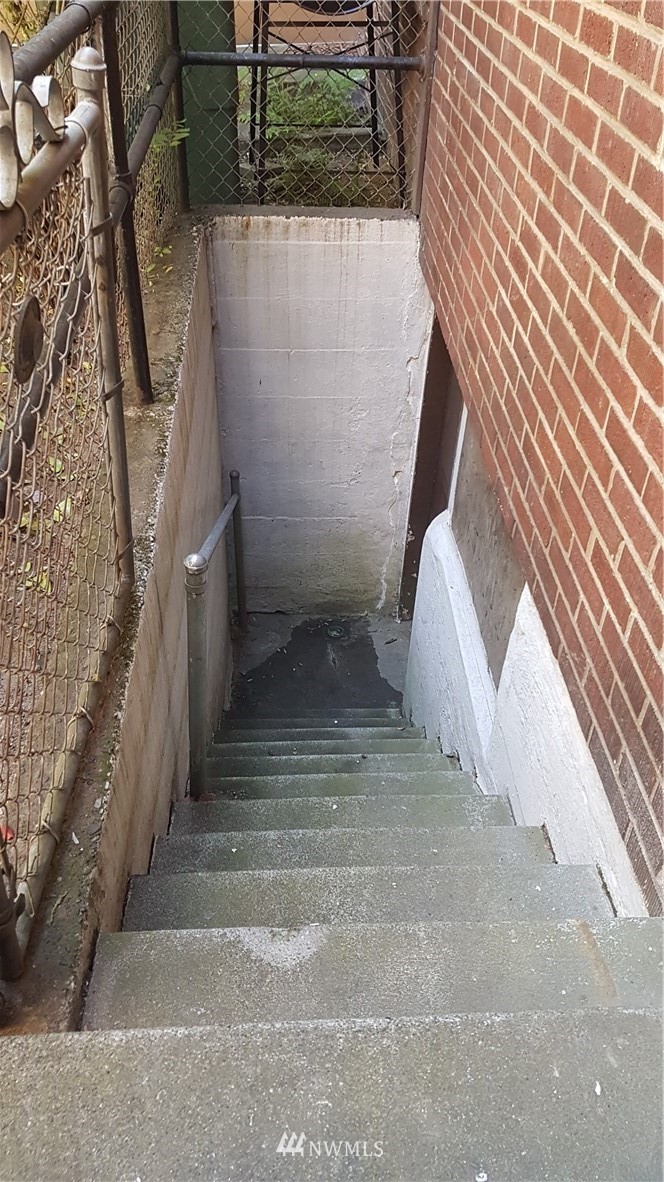 3301 York Road South Seattle, WA 98144 - Photo 4 of 21 a view of entryway