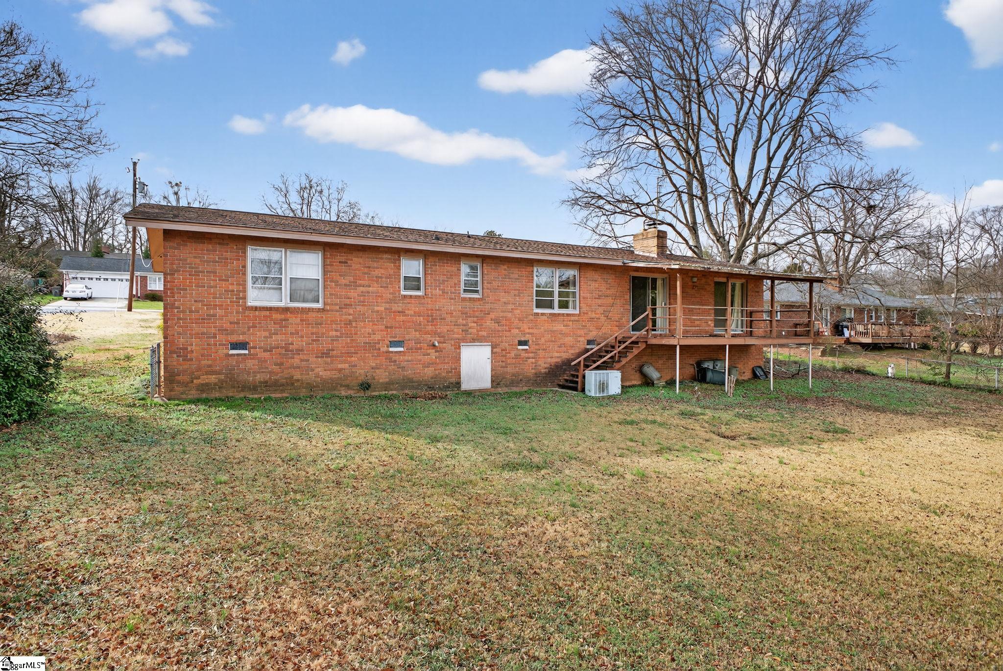 104 Iverson Street Greenville, SC 29615 - Photo 11 of 25