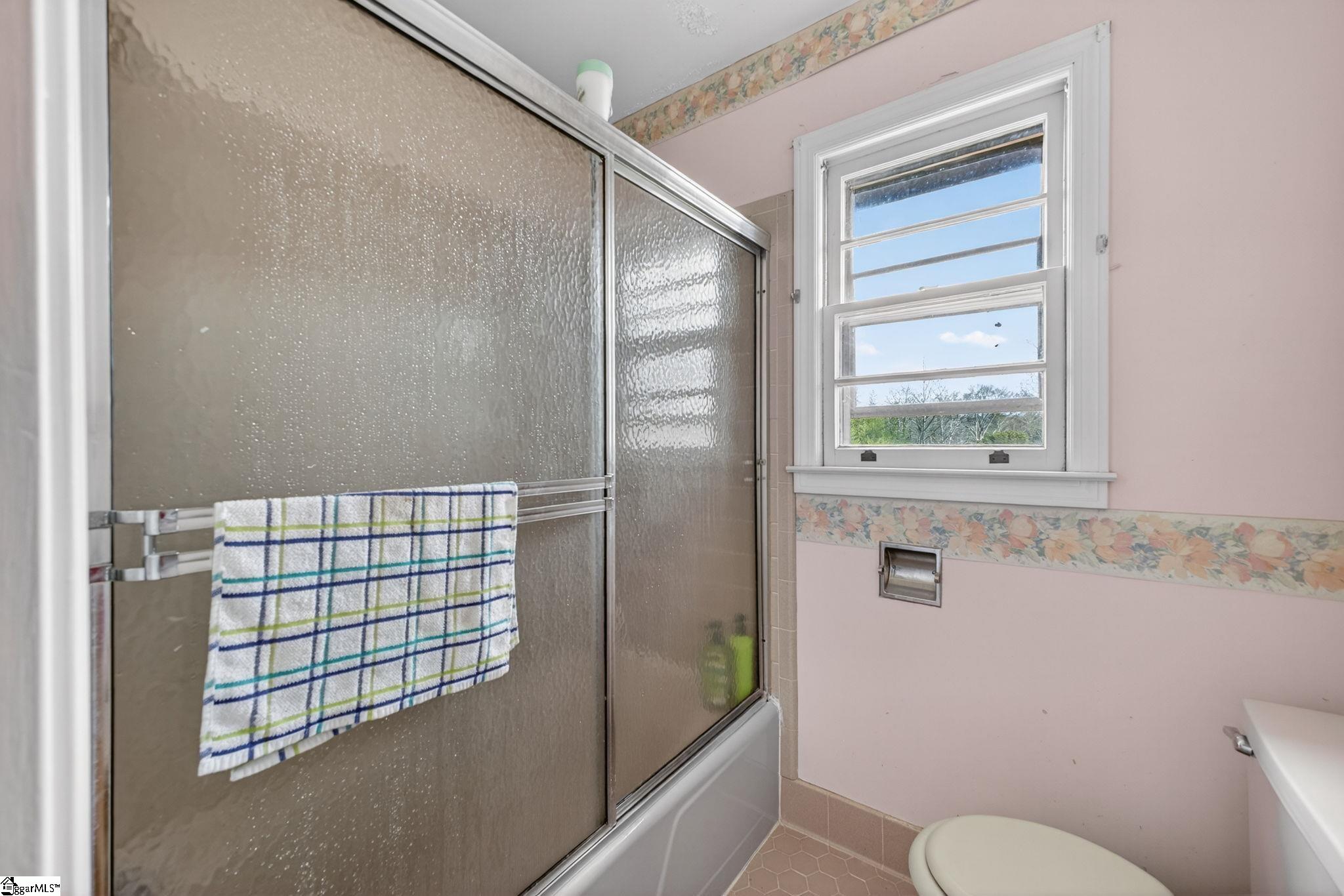 104 Iverson Street Greenville, SC 29615 - Photo 7 of 25