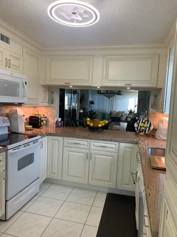 $200,000 | 7216 South Devon Drive, Unit 212, Tamarac, FL 33321