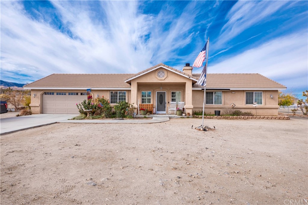 11386 Prado Road Pinon Hills, CA 92372 - Photo 1 of 1 front view of a house with a yard