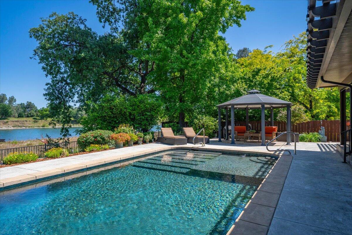 6913 Riverside Drive Redding, CA 96001 - Photo 6 of 88 082-6913 Riverside Dr - E-27