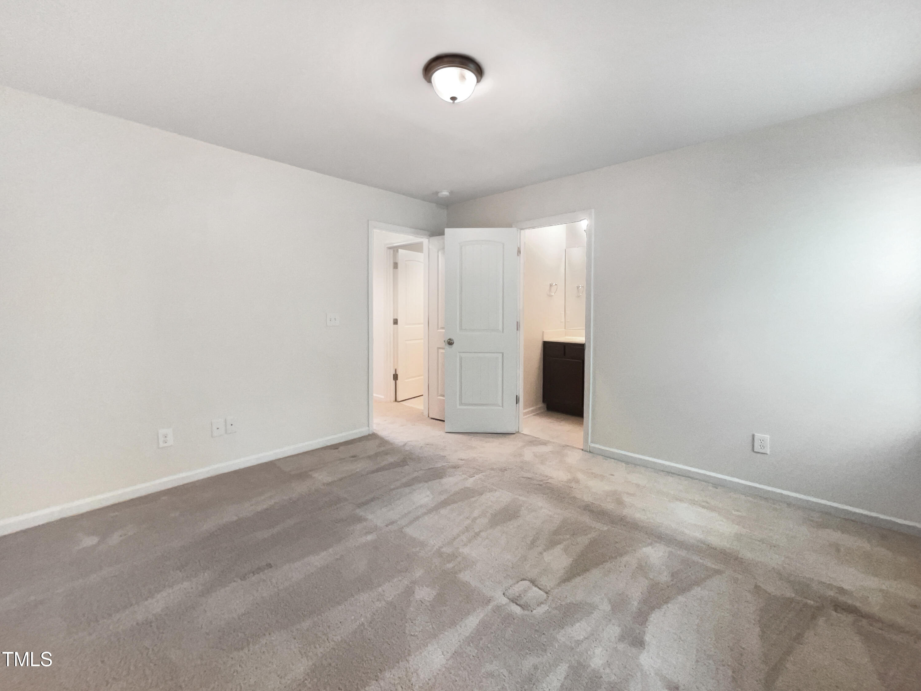 4 Rochambeau Court Durham, NC 27704 - Photo 11 of 16 listing_10
