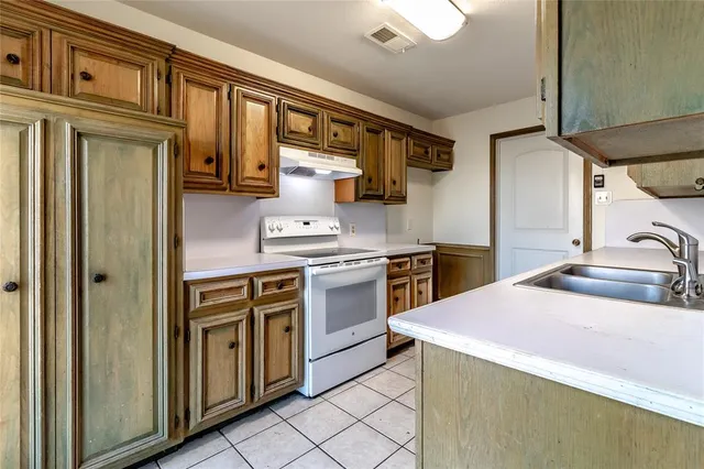 $220,000 | 308 Bear Creek Drive, Ferris, TX 75125