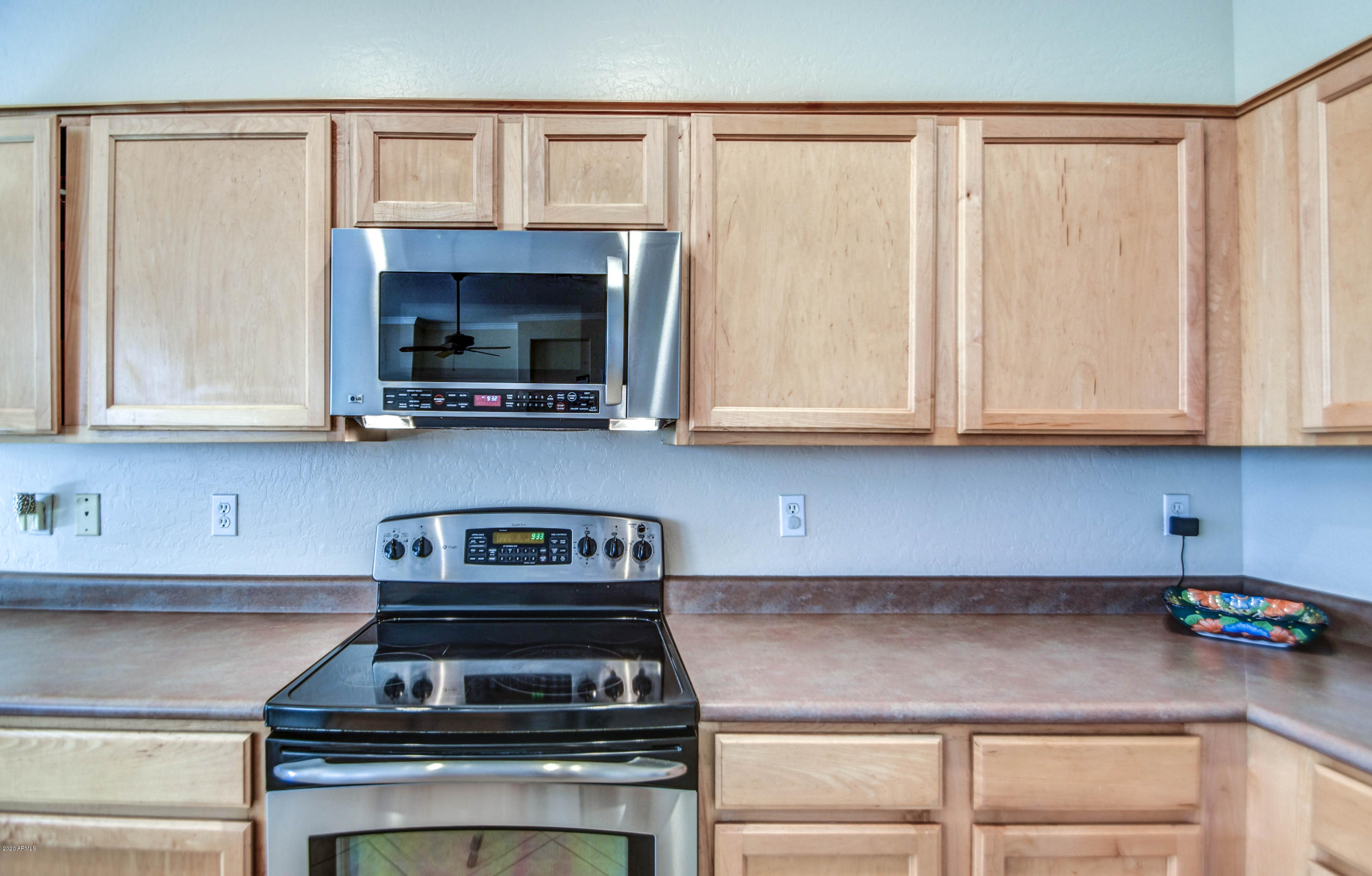 2985 East Harwell Road Gilbert, AZ 85234 - Photo 21 of 44 KITCHEN 7