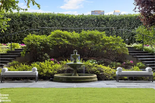 a view of ocean and city view