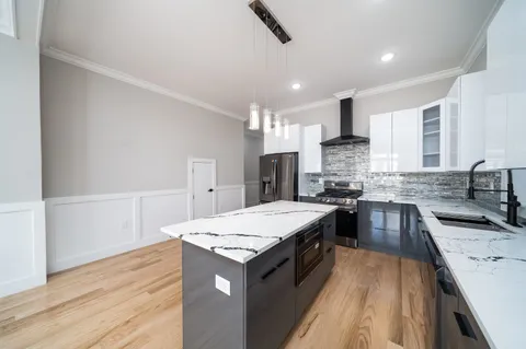 $5,150 | 159 Hopkins Avenue, Unit 1, Jersey City, NJ 07306