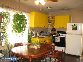 9 Beechtree Road Levittown, PA 19057 - Photo 2 of 6 Kitchen