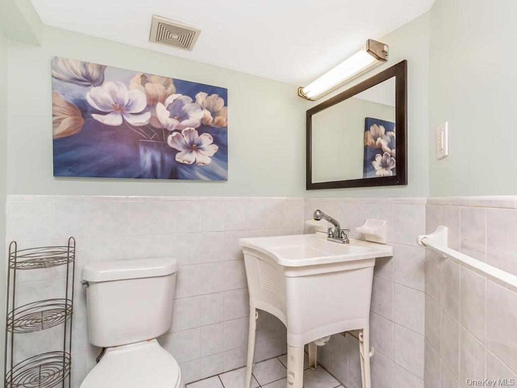 4004 Rombouts Avenue Bronx, NY 10466 - Photo 30 of 37