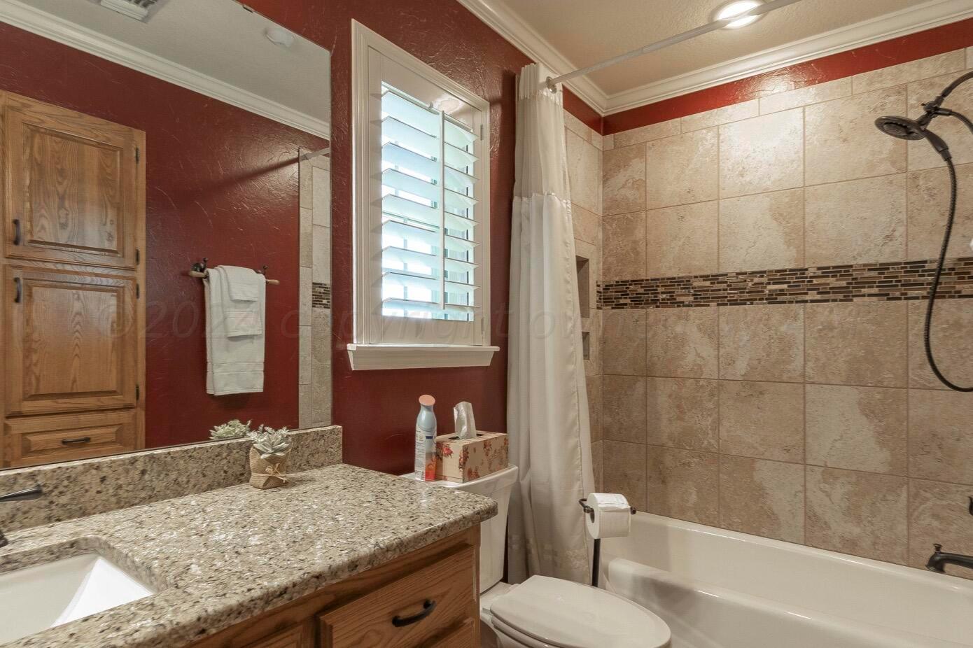 400 Lantana Road Amarillo, TX 79124 - Photo 21 of 43 Hall Bath